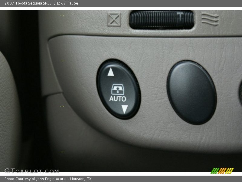 Black / Taupe 2007 Toyota Sequoia SR5