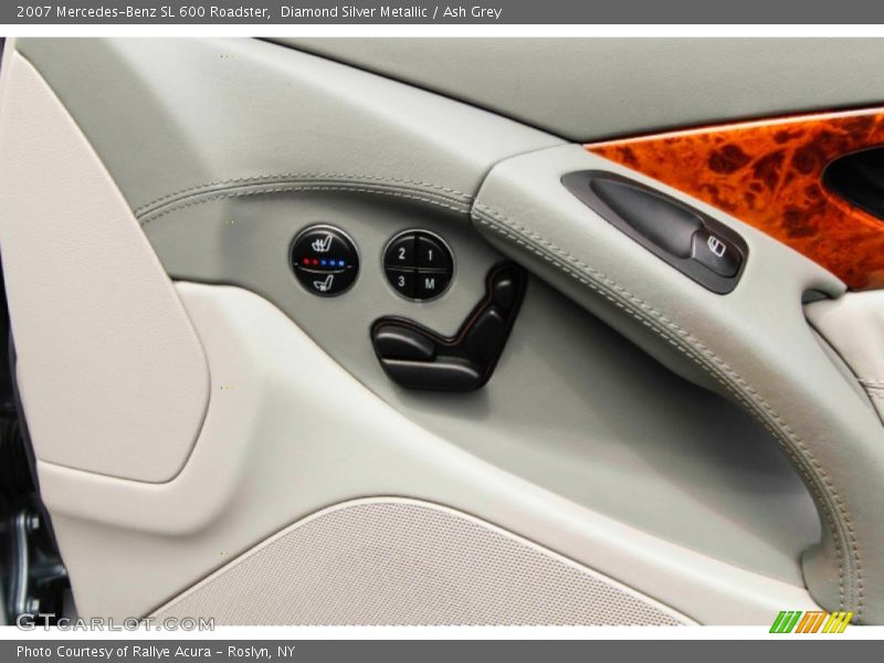 Controls of 2007 SL 600 Roadster