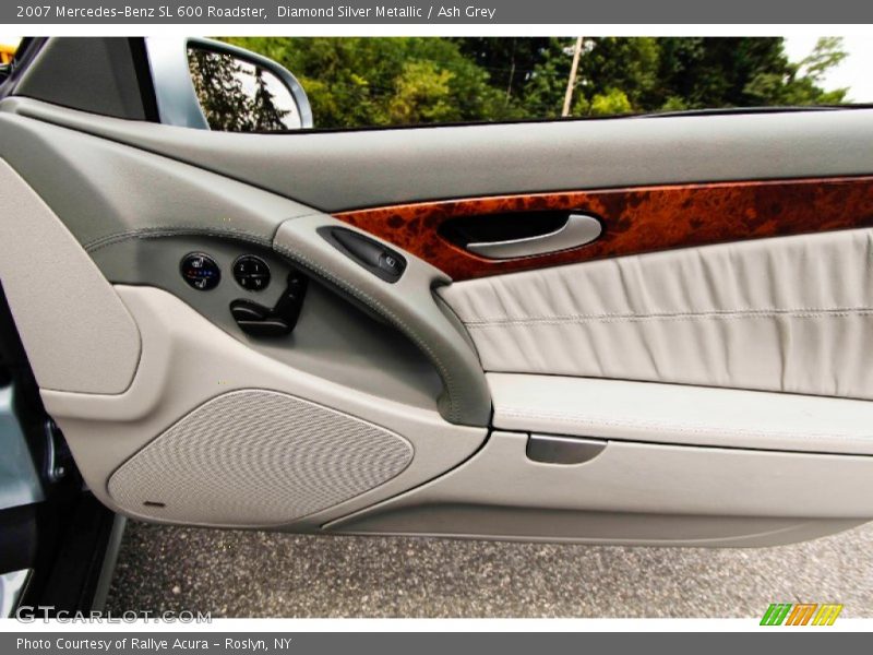 Door Panel of 2007 SL 600 Roadster