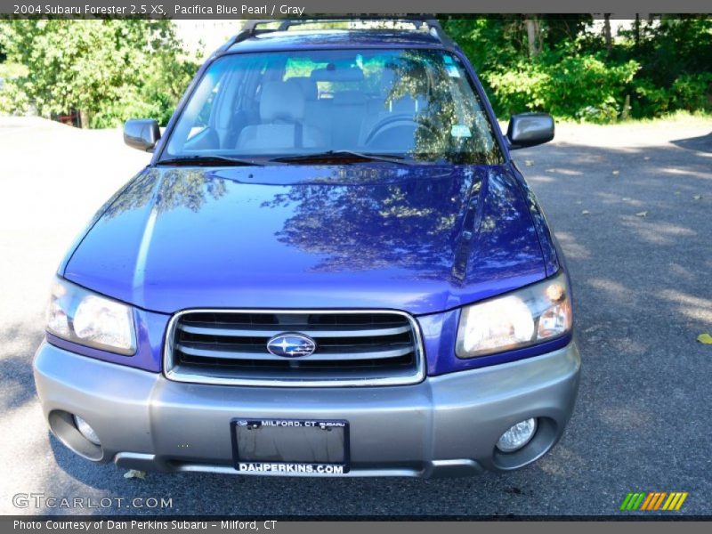 Pacifica Blue Pearl / Gray 2004 Subaru Forester 2.5 XS