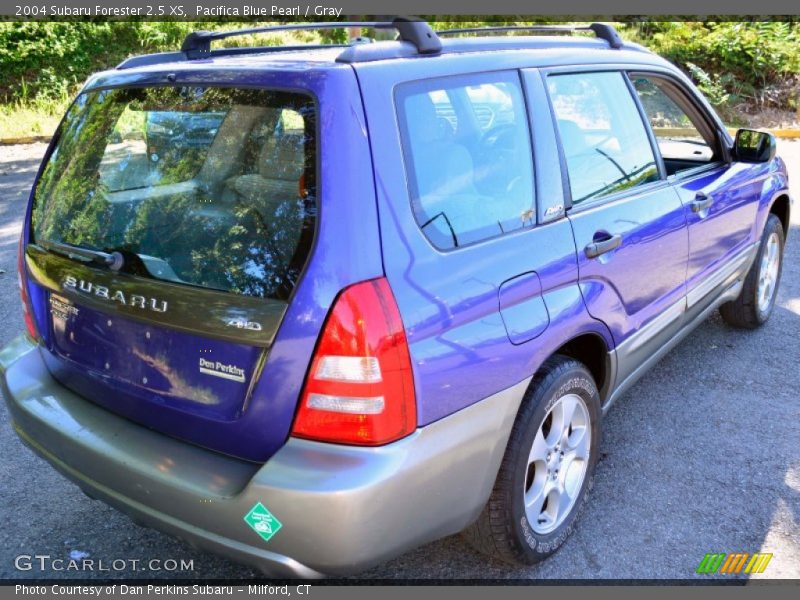 Pacifica Blue Pearl / Gray 2004 Subaru Forester 2.5 XS