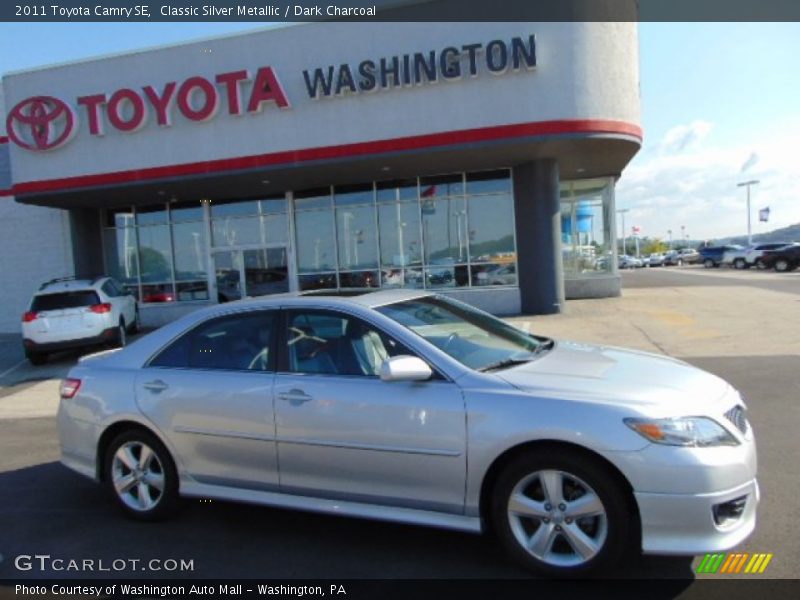 Classic Silver Metallic / Dark Charcoal 2011 Toyota Camry SE