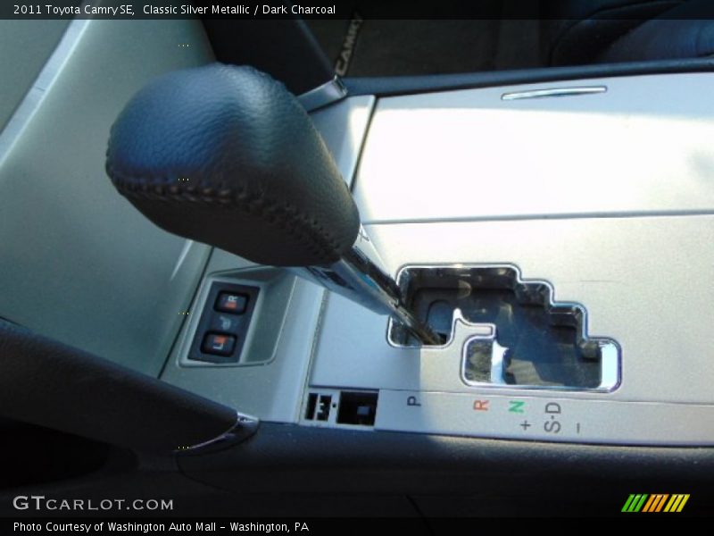 Classic Silver Metallic / Dark Charcoal 2011 Toyota Camry SE