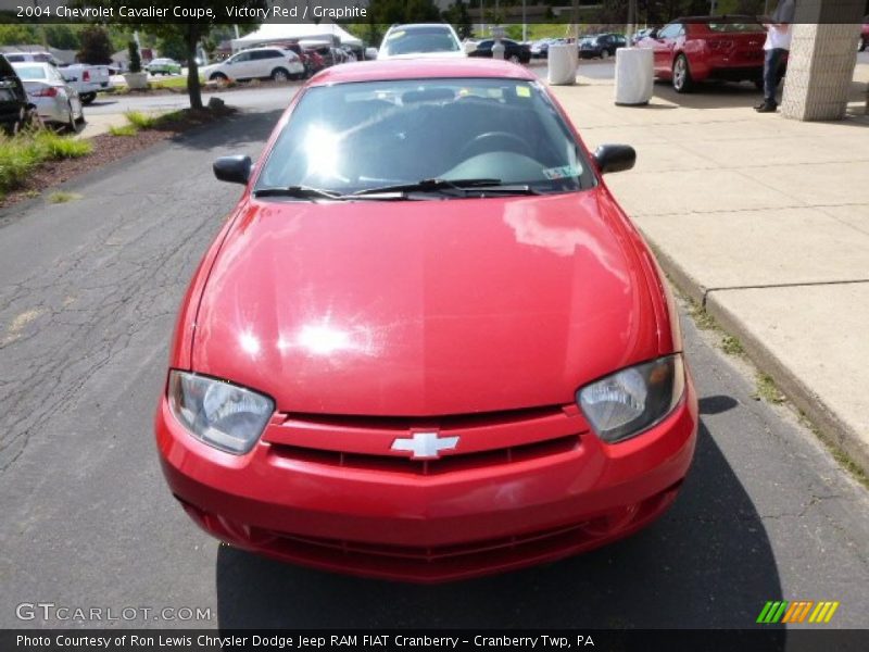 Victory Red / Graphite 2004 Chevrolet Cavalier Coupe