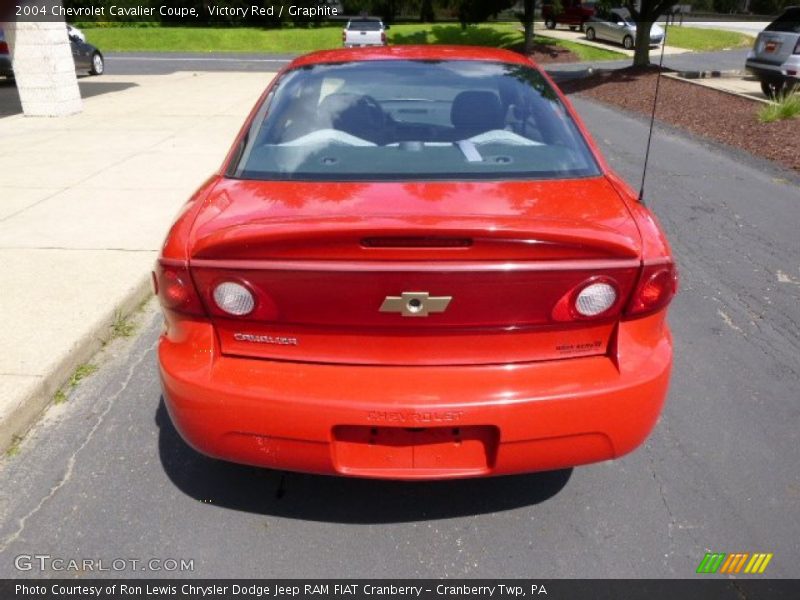 Victory Red / Graphite 2004 Chevrolet Cavalier Coupe