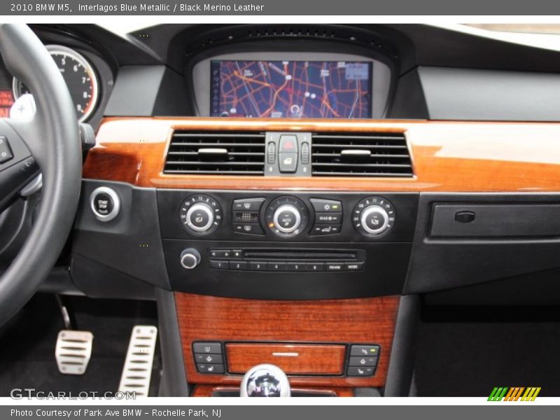 Interlagos Blue Metallic / Black Merino Leather 2010 BMW M5