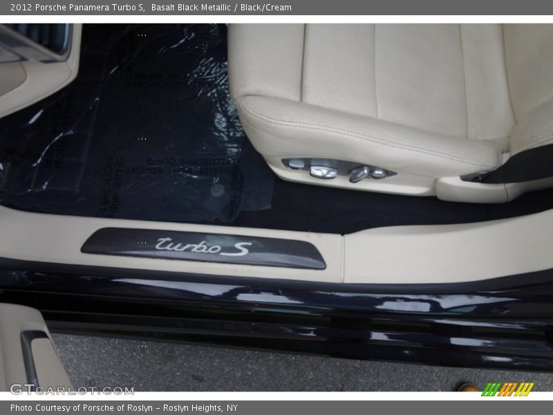 Basalt Black Metallic / Black/Cream 2012 Porsche Panamera Turbo S