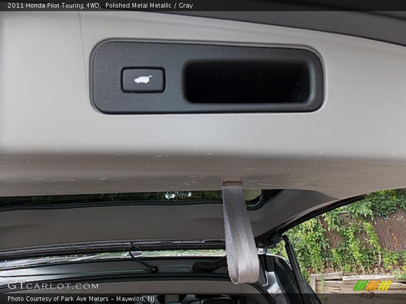 Polished Metal Metallic / Gray 2011 Honda Pilot Touring 4WD