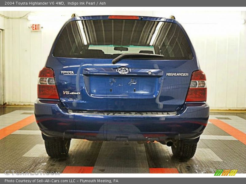 Indigo Ink Pearl / Ash 2004 Toyota Highlander V6 4WD