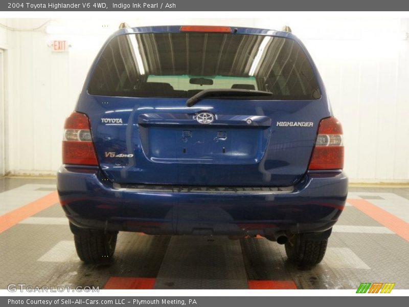 Indigo Ink Pearl / Ash 2004 Toyota Highlander V6 4WD