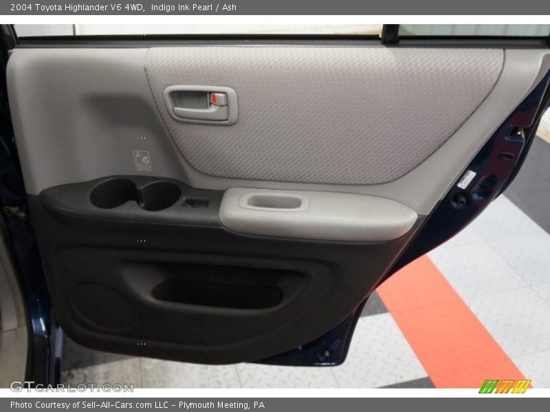 Indigo Ink Pearl / Ash 2004 Toyota Highlander V6 4WD