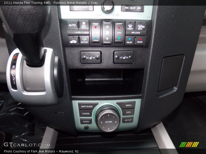 Polished Metal Metallic / Gray 2011 Honda Pilot Touring 4WD