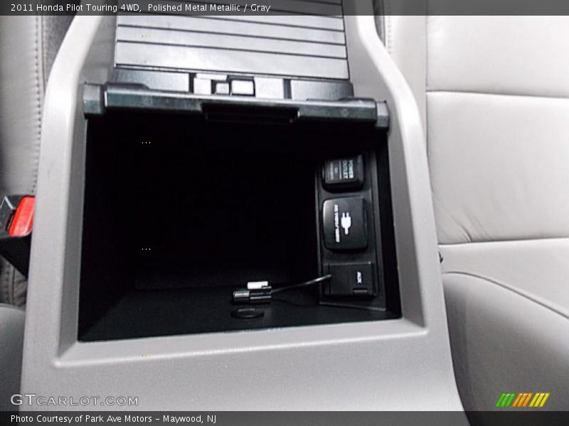 Polished Metal Metallic / Gray 2011 Honda Pilot Touring 4WD