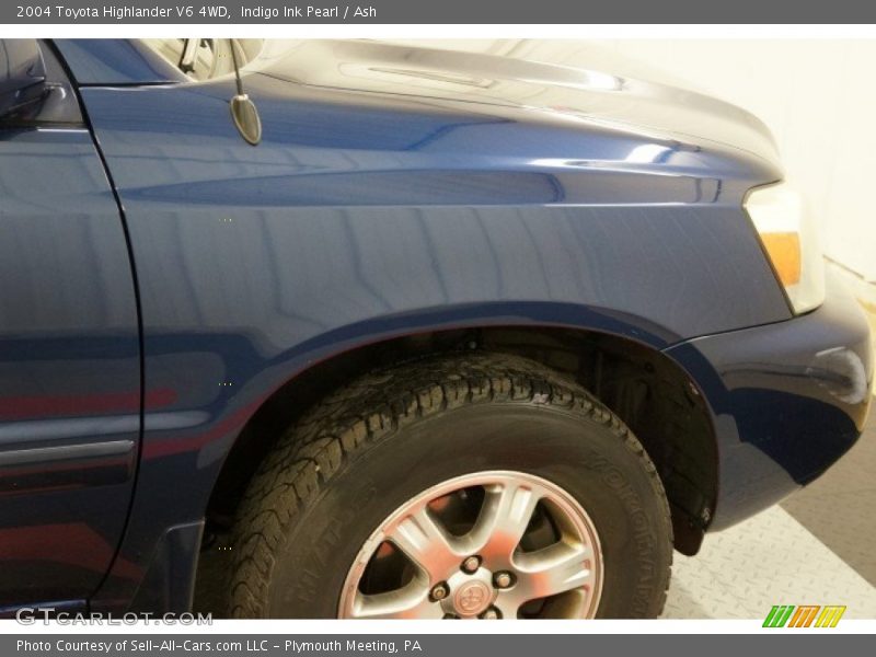 Indigo Ink Pearl / Ash 2004 Toyota Highlander V6 4WD