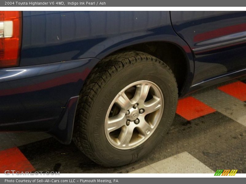Indigo Ink Pearl / Ash 2004 Toyota Highlander V6 4WD