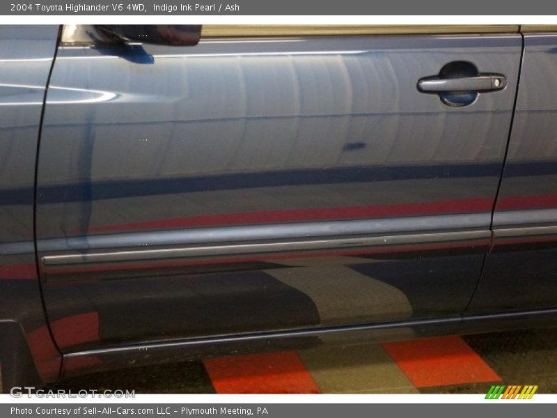 Indigo Ink Pearl / Ash 2004 Toyota Highlander V6 4WD
