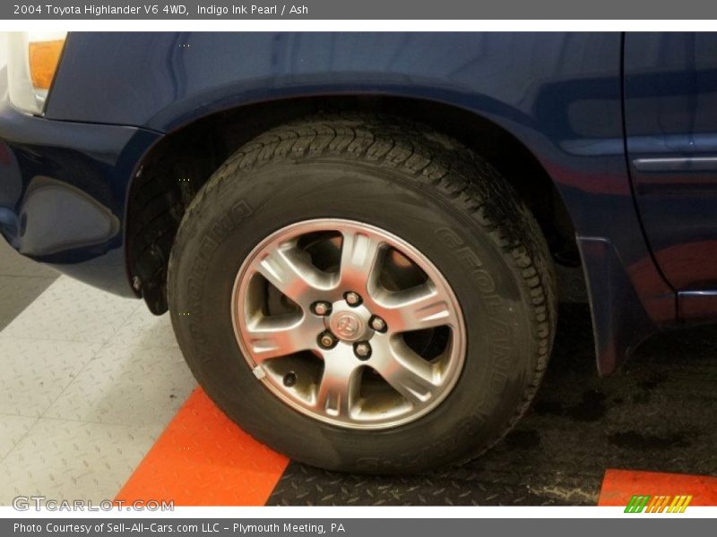 Indigo Ink Pearl / Ash 2004 Toyota Highlander V6 4WD