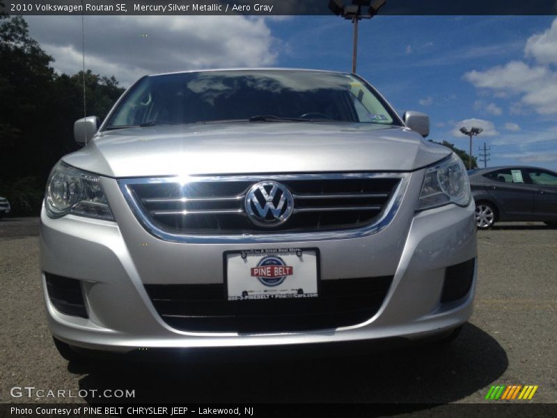 Mercury Silver Metallic / Aero Gray 2010 Volkswagen Routan SE