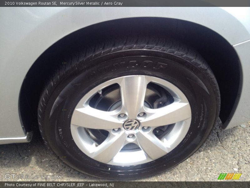 Mercury Silver Metallic / Aero Gray 2010 Volkswagen Routan SE
