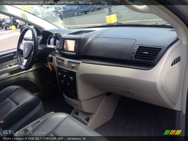 Mercury Silver Metallic / Aero Gray 2010 Volkswagen Routan SE