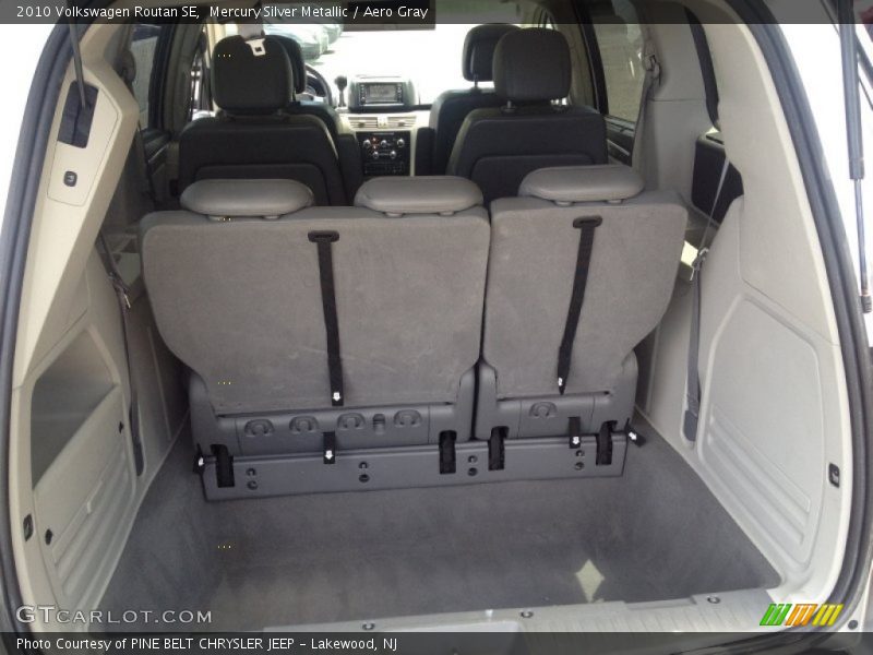 Mercury Silver Metallic / Aero Gray 2010 Volkswagen Routan SE