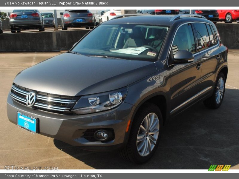 Pepper Gray Metallic / Black 2014 Volkswagen Tiguan SEL