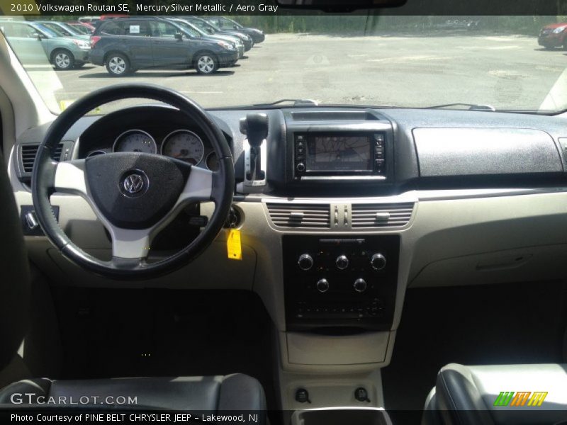 Mercury Silver Metallic / Aero Gray 2010 Volkswagen Routan SE