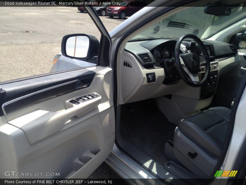 Mercury Silver Metallic / Aero Gray 2010 Volkswagen Routan SE