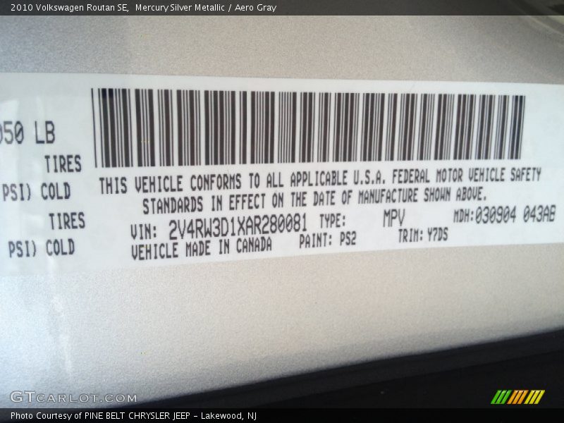 Mercury Silver Metallic / Aero Gray 2010 Volkswagen Routan SE