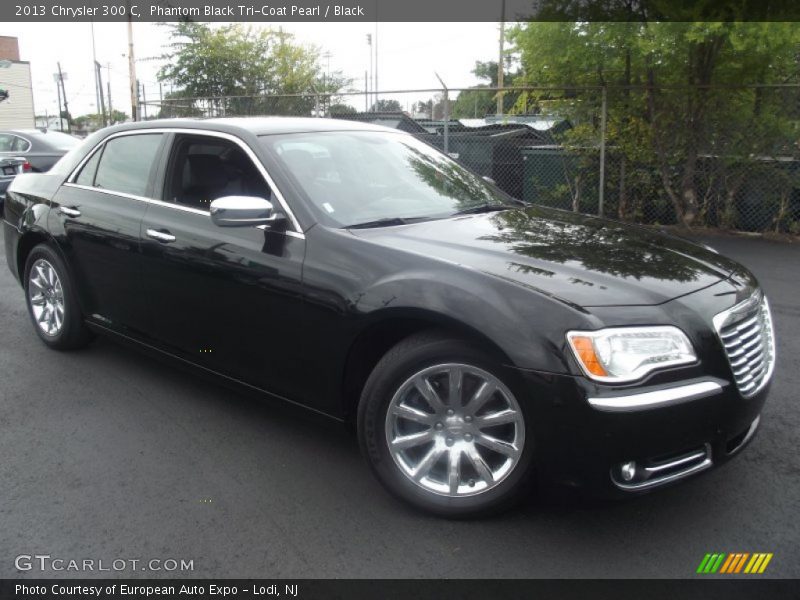 Front 3/4 View of 2013 300 C