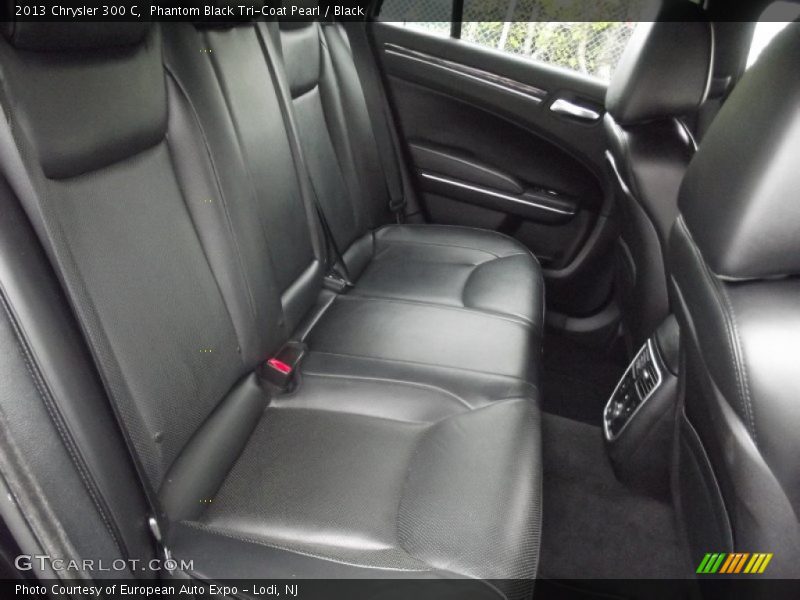 Phantom Black Tri-Coat Pearl / Black 2013 Chrysler 300 C
