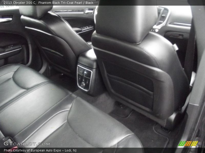 Phantom Black Tri-Coat Pearl / Black 2013 Chrysler 300 C