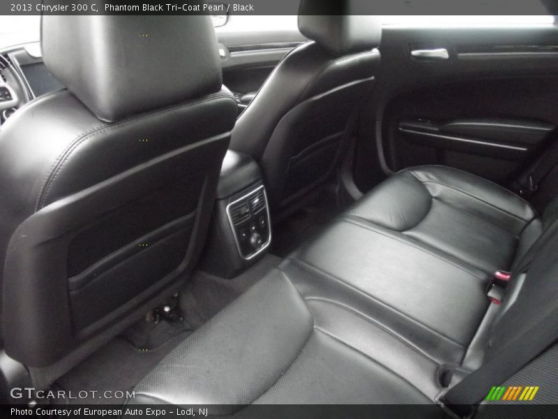 Phantom Black Tri-Coat Pearl / Black 2013 Chrysler 300 C