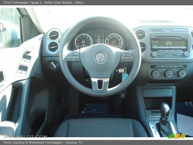 Reflex Silver Metallic / Black 2014 Volkswagen Tiguan S