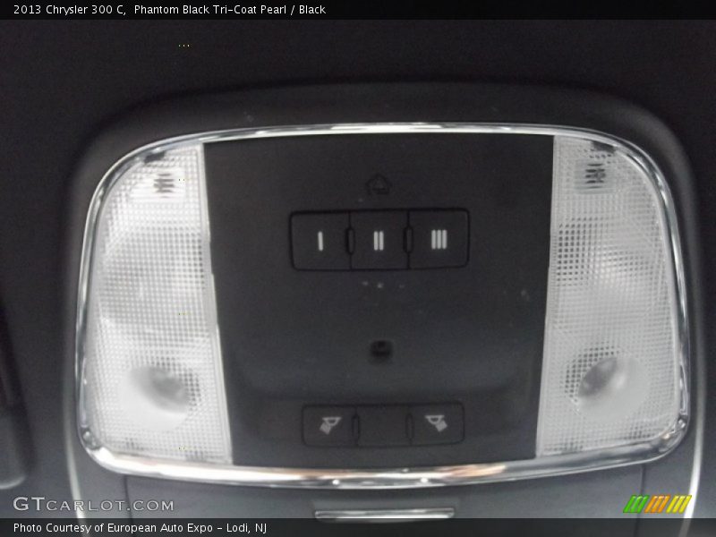 Phantom Black Tri-Coat Pearl / Black 2013 Chrysler 300 C