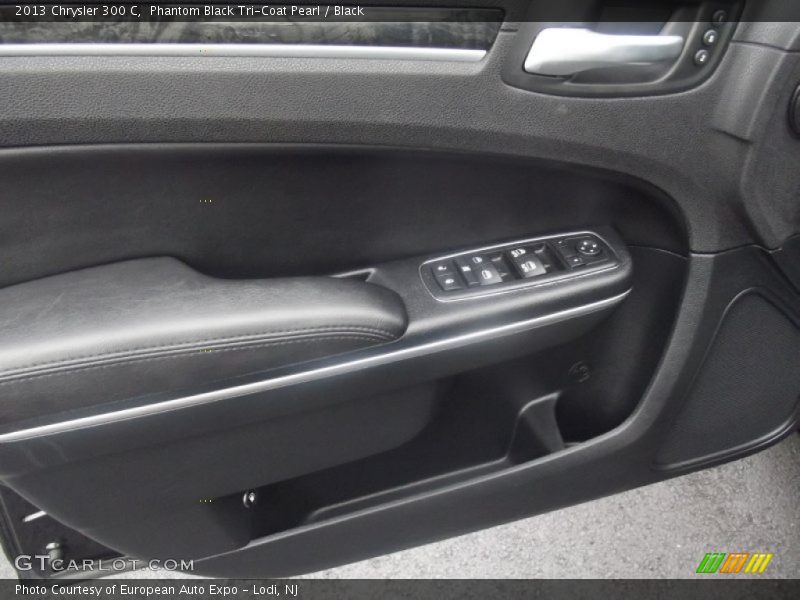 Phantom Black Tri-Coat Pearl / Black 2013 Chrysler 300 C