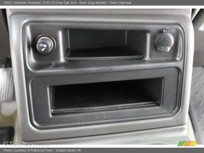 Dark Gray Metallic / Dark Charcoal 2003 Chevrolet Silverado 1500 LS Crew Cab 4x4