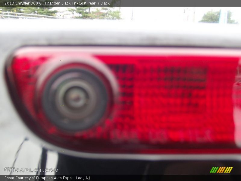 Phantom Black Tri-Coat Pearl / Black 2013 Chrysler 300 C