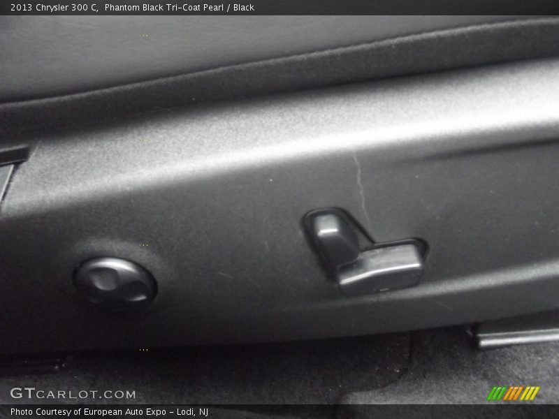 Phantom Black Tri-Coat Pearl / Black 2013 Chrysler 300 C