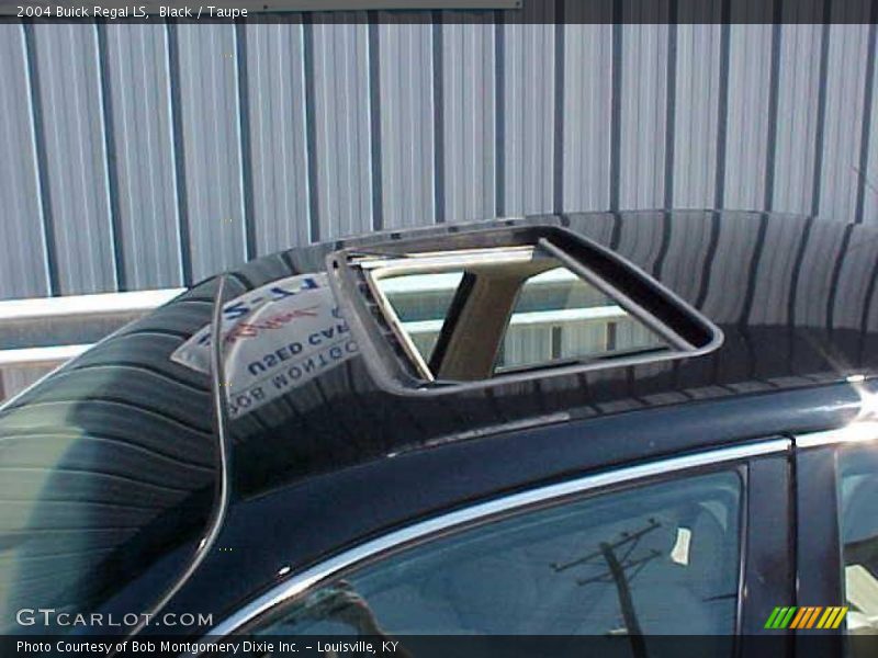 Black / Taupe 2004 Buick Regal LS