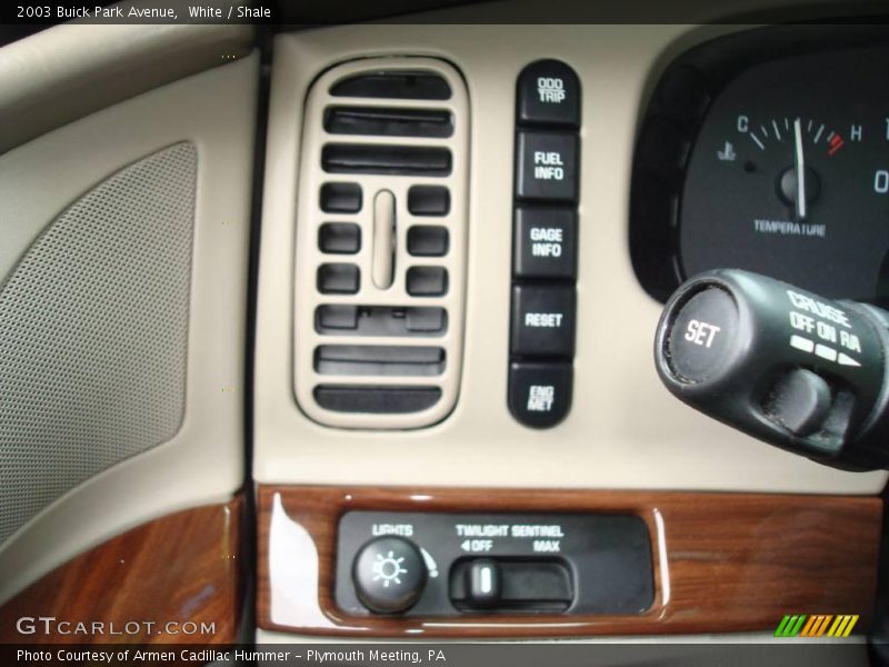 White / Shale 2003 Buick Park Avenue