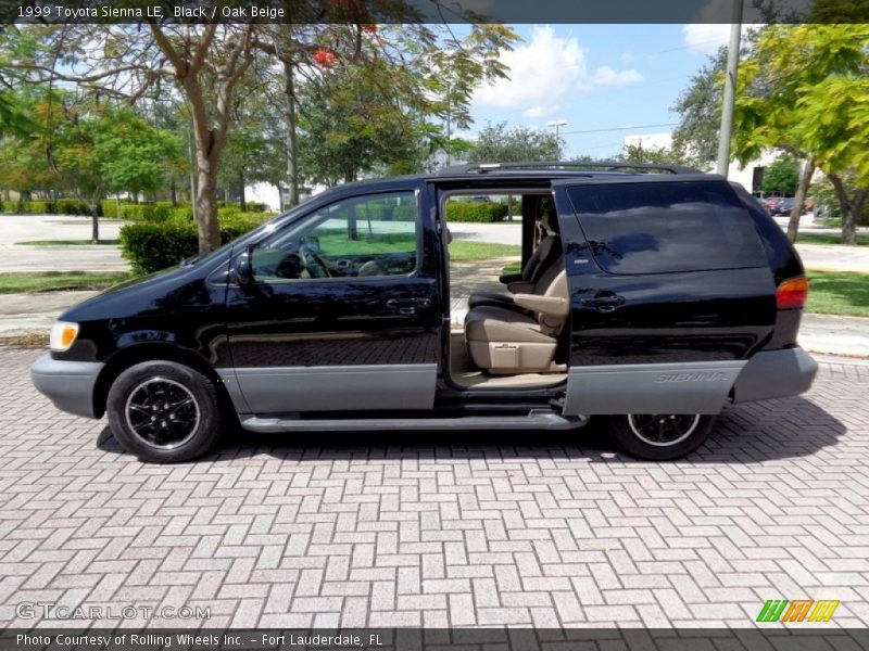 Black / Oak Beige 1999 Toyota Sienna LE