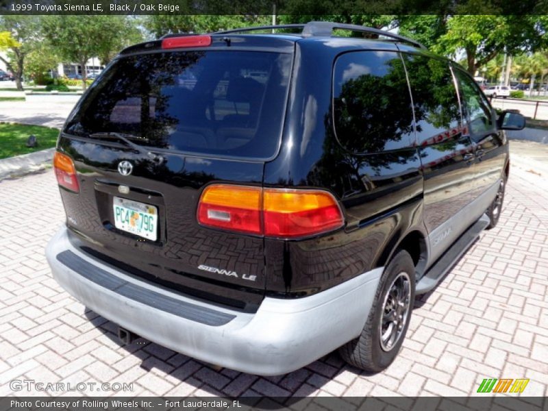 Black / Oak Beige 1999 Toyota Sienna LE