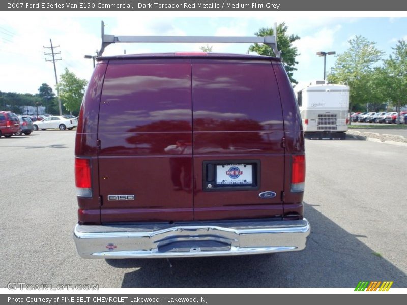 Dark Toreador Red Metallic / Medium Flint Grey 2007 Ford E Series Van E150 Commercial