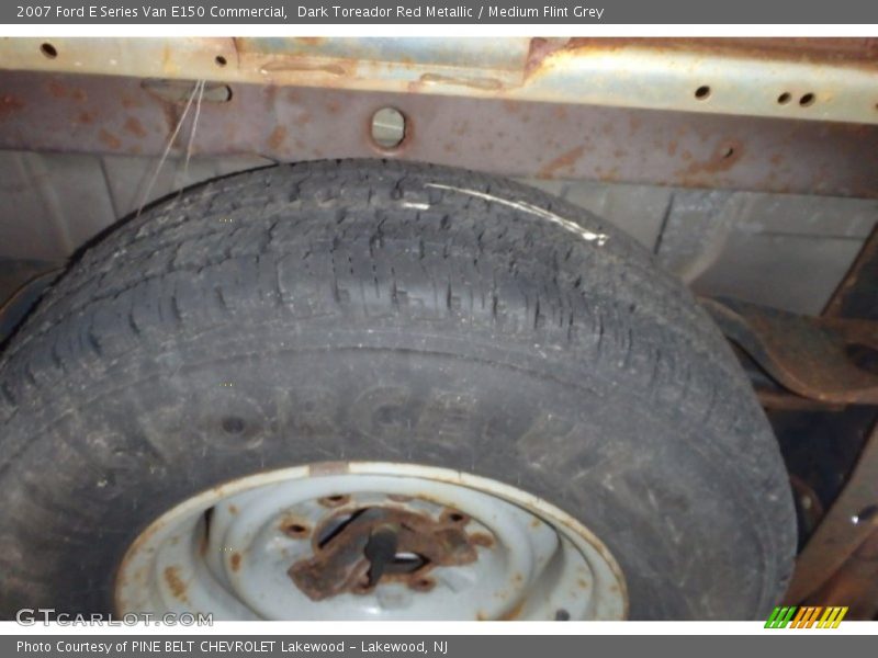 Dark Toreador Red Metallic / Medium Flint Grey 2007 Ford E Series Van E150 Commercial