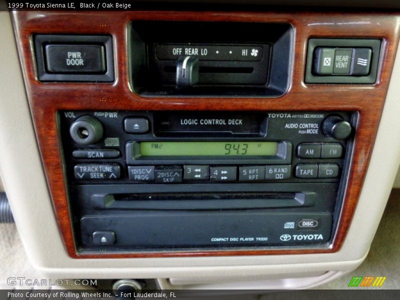 Black / Oak Beige 1999 Toyota Sienna LE