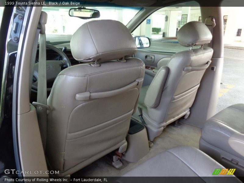 Black / Oak Beige 1999 Toyota Sienna LE