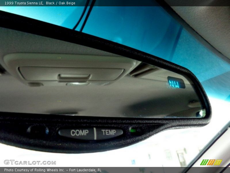 Black / Oak Beige 1999 Toyota Sienna LE