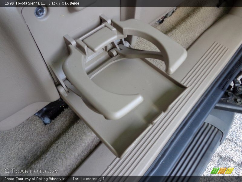 Black / Oak Beige 1999 Toyota Sienna LE