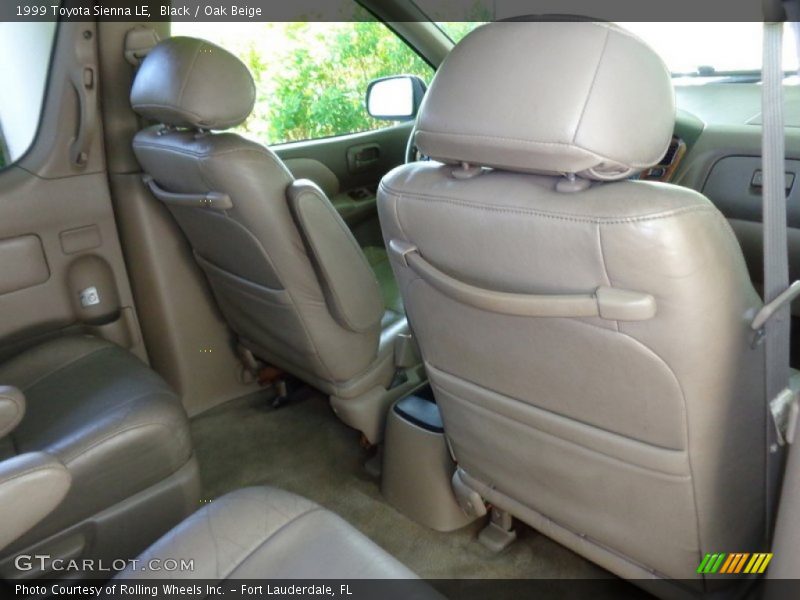 Black / Oak Beige 1999 Toyota Sienna LE